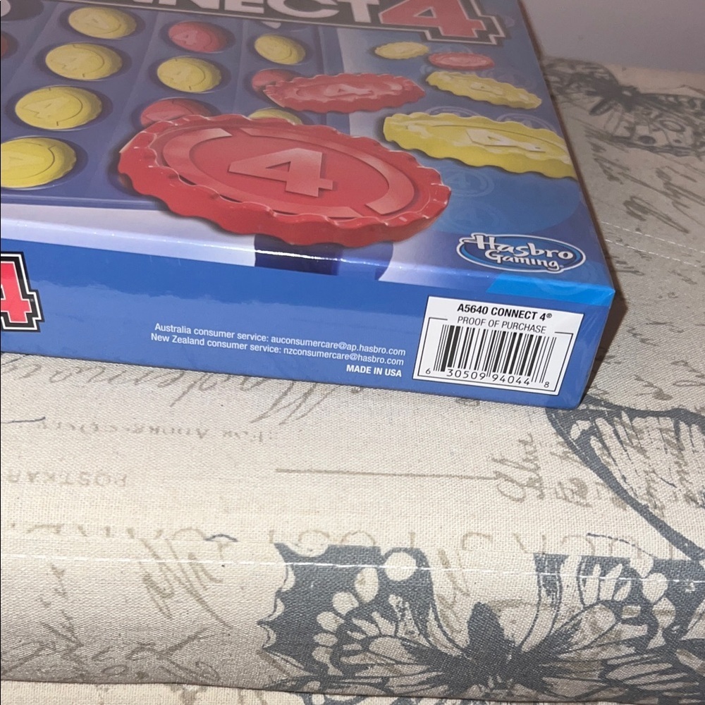 Hasbro Connect 4 Game -BRAND NEW - Picture 2 of 4